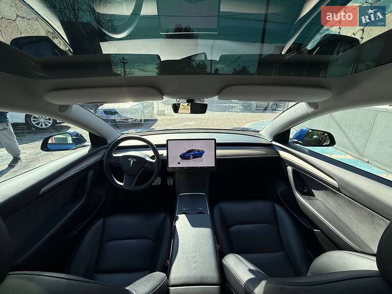Седан Tesla Model 3 2022 в Львове