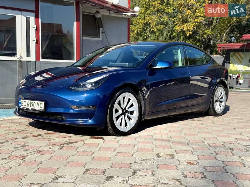 Седан Tesla Model 3 2022 в Львове