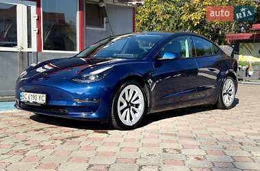Седан Tesla Model 3 2022 в 