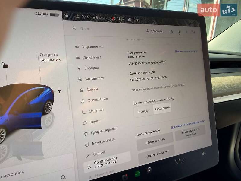 Седан Tesla Model 3 2022 в Львове