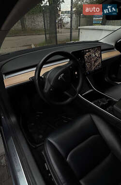 Седан Tesla Model 3 2020 в 
