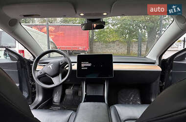 Седан Tesla Model 3 2020 в 