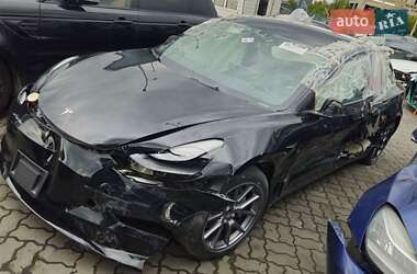 Седан Tesla Model 3 2023 в Львове