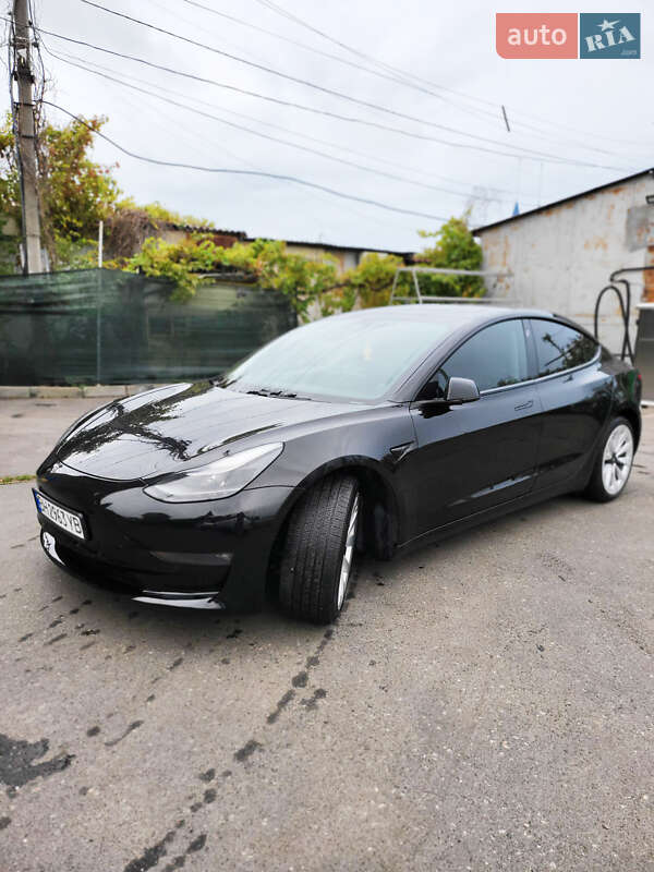 Седан Tesla Model 3 2020 в Одесі
