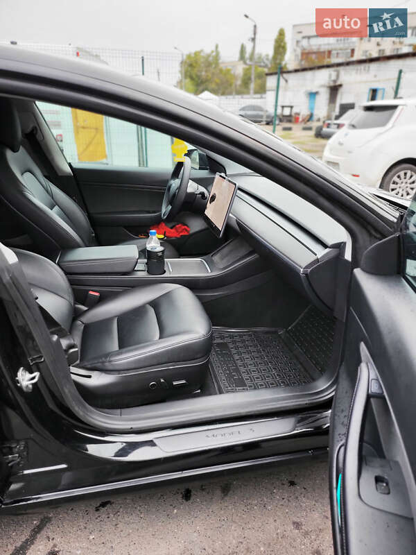 Седан Tesla Model 3 2020 в Одесі