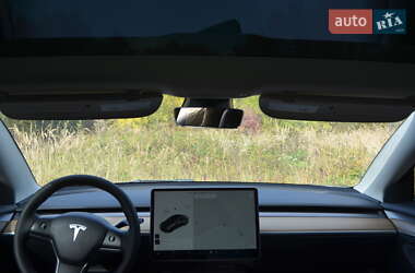 Седан Tesla Model 3 2022 в 