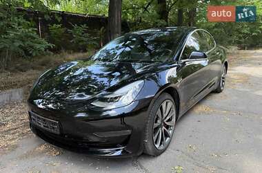 Седан Tesla Model 3 2019 в 