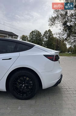 Седан Tesla Model 3 2019 в 