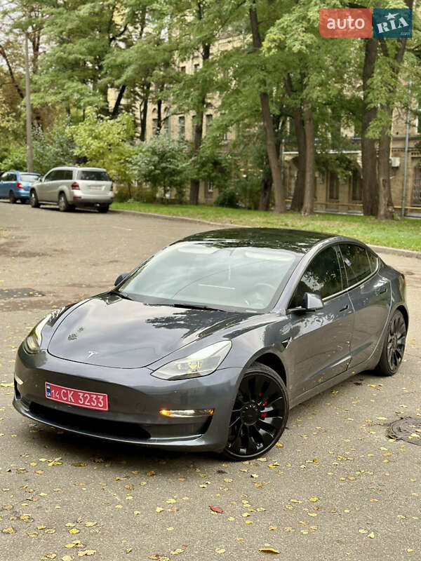 Седан Tesla Model 3 2022 в Киеве