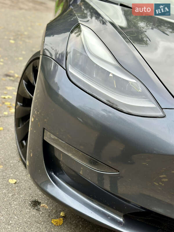 Седан Tesla Model 3 2022 в Киеве
