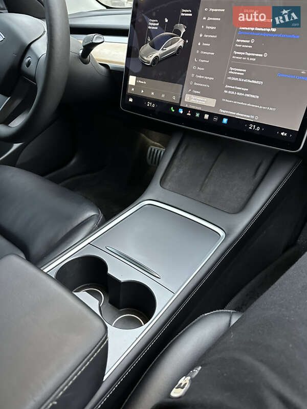 Седан Tesla Model 3 2022 в Киеве