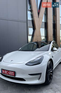Седан Tesla Model 3 2021 в 