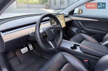 Седан Tesla Model 3 2021 в 