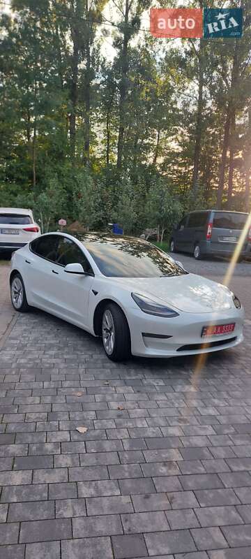 Седан Tesla Model 3 2022 в Львові