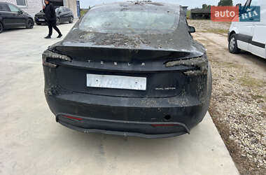 Седан Tesla Model 3 2024 в 