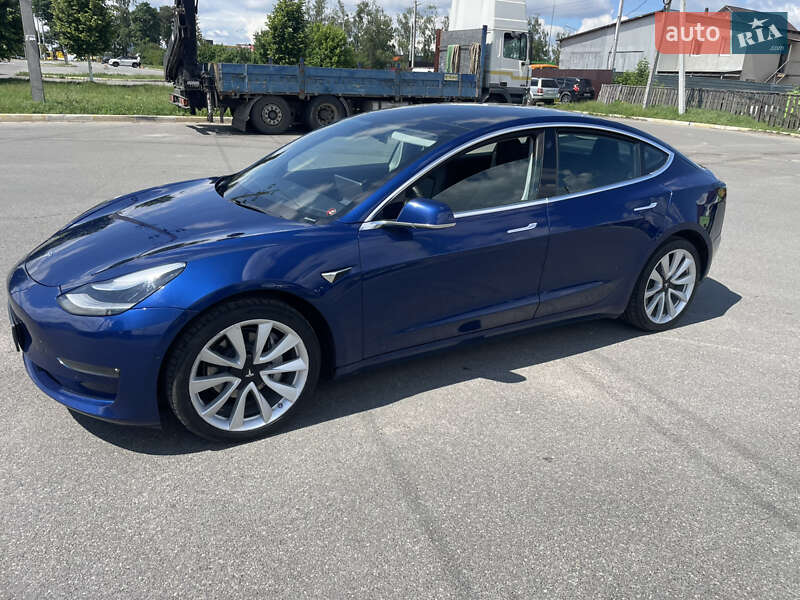 Седан Tesla Model 3 2019 в Києві