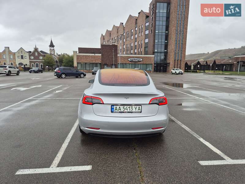 Седан Tesla Model 3 2018 в Києві