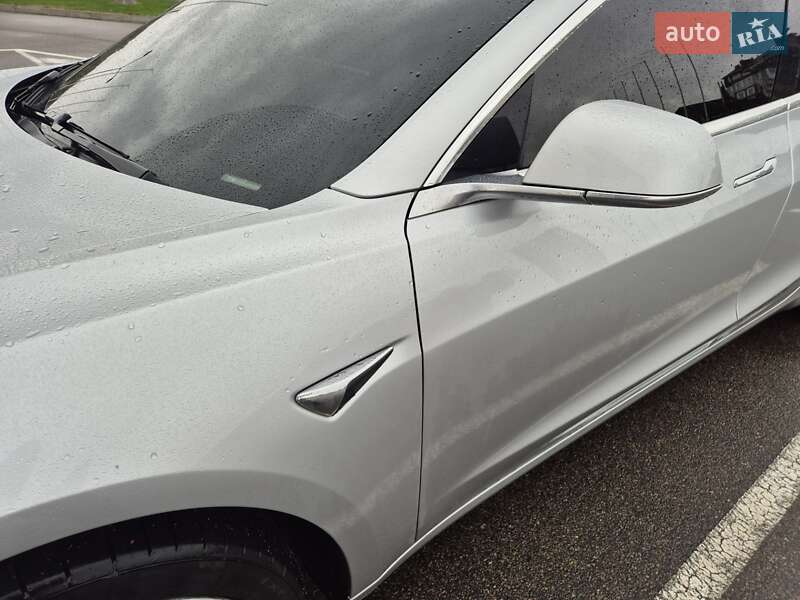 Седан Tesla Model 3 2018 в Києві