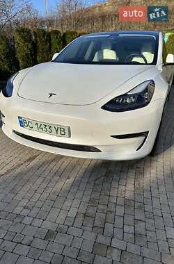 Седан Tesla Model 3 2021 в 