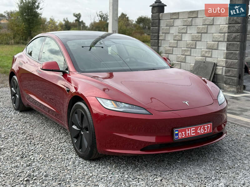Седан Tesla Model 3 2024 в Дубно