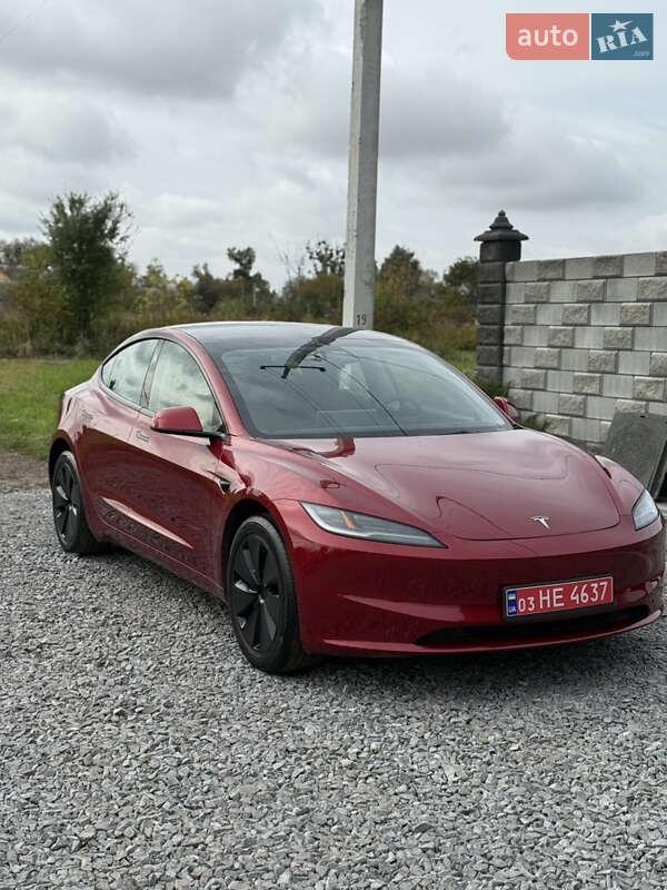 Седан Tesla Model 3 2024 в Дубно