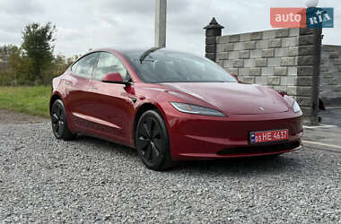 Седан Tesla Model 3 2024 в 