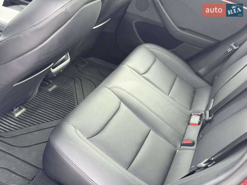 Седан Tesla Model 3 2024 в Дубно
