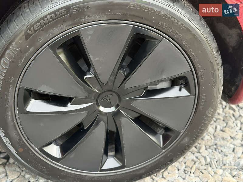 Седан Tesla Model 3 2024 в Дубно