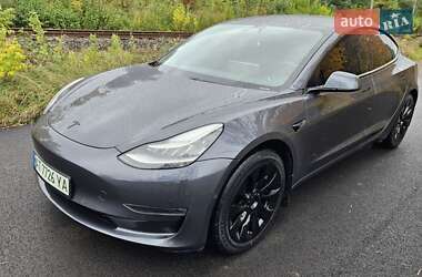 Седан Tesla Model 3 2020 в 