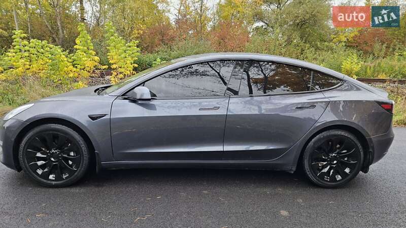 Седан Tesla Model 3 2020 в Коломиї