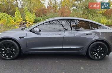 Седан Tesla Model 3 2020 в 