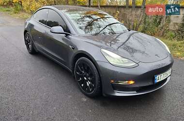 Седан Tesla Model 3 2020 в 