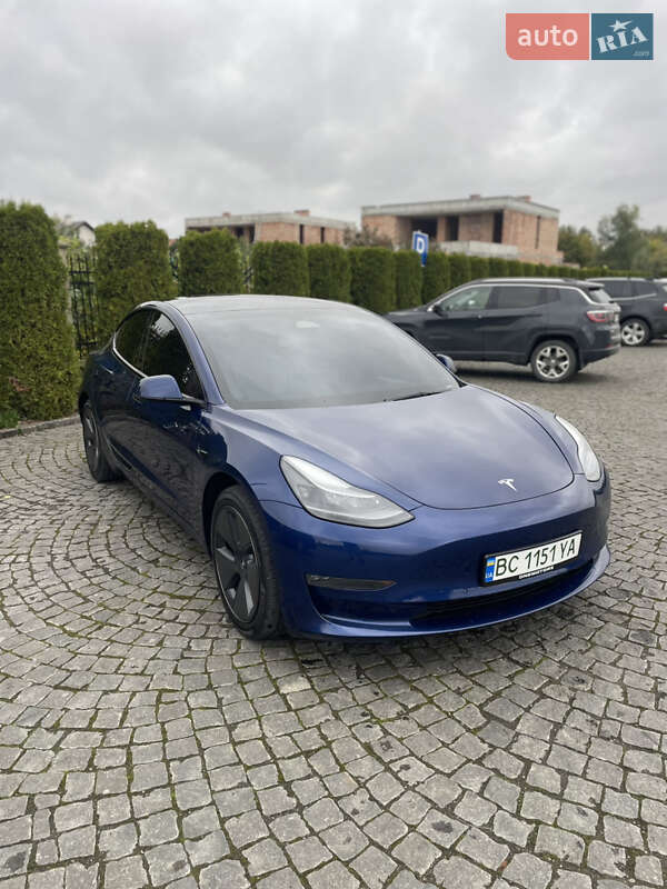 Седан Tesla Model 3 2022 в Жовкве