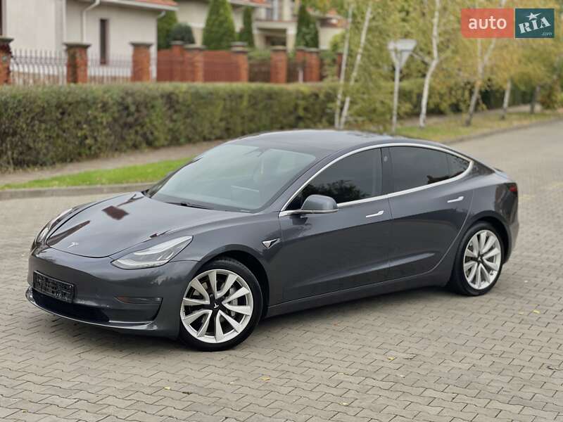 Tesla Model 3 2020