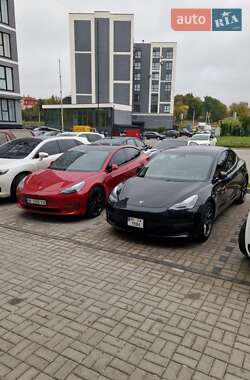 Седан Tesla Model 3 2021 в 