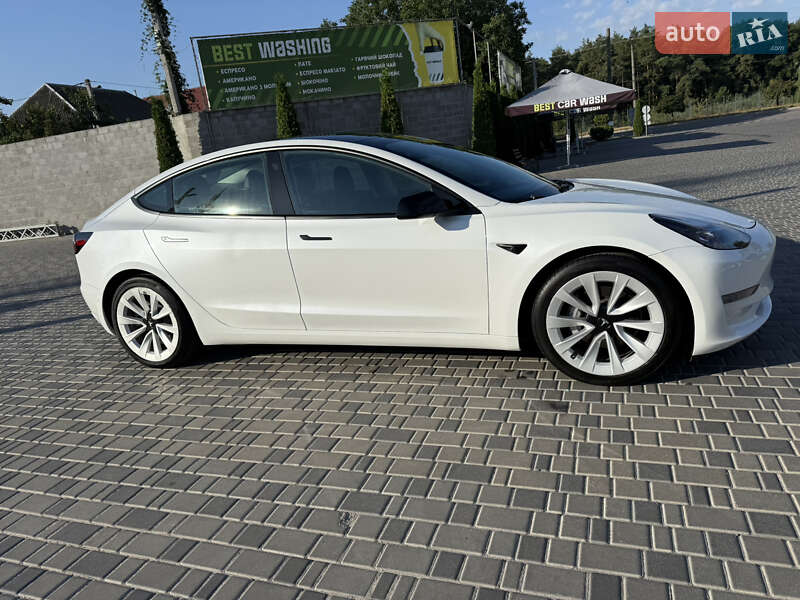 Седан Tesla Model 3 2021 в Кропивницькому