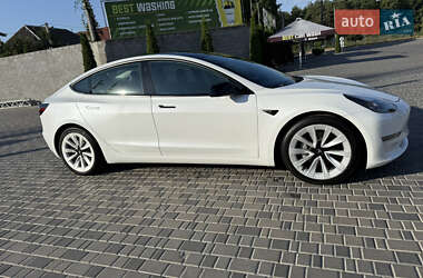 Седан Tesla Model 3 2021 в 