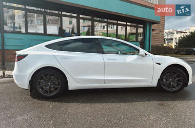 Седан Tesla Model 3 2019 в Сумах