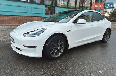Седан Tesla Model 3 2019 в Сумах