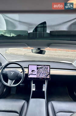 Седан Tesla Model 3 2019 в Сумах