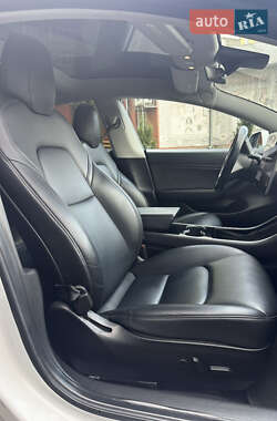Седан Tesla Model 3 2019 в Сумах