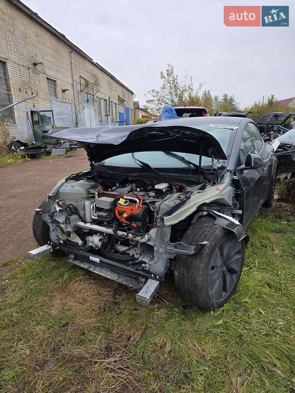 Седан Tesla Model 3 2024 в Коростені