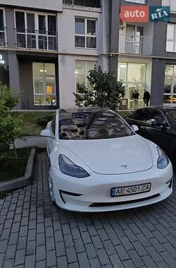 Седан Tesla Model 3 2019 в 