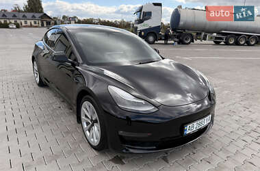 Седан Tesla Model 3 2022 в 