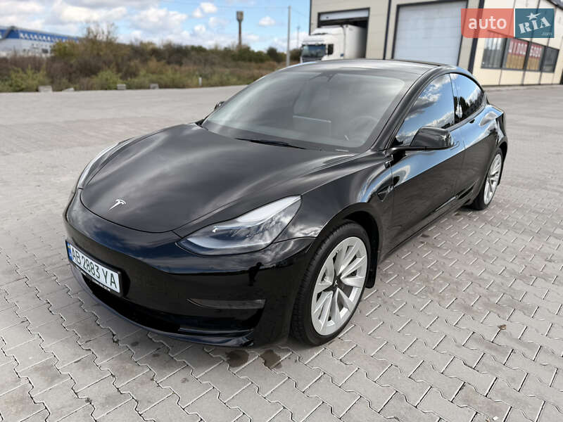 Седан Tesla Model 3 2022 в Виннице