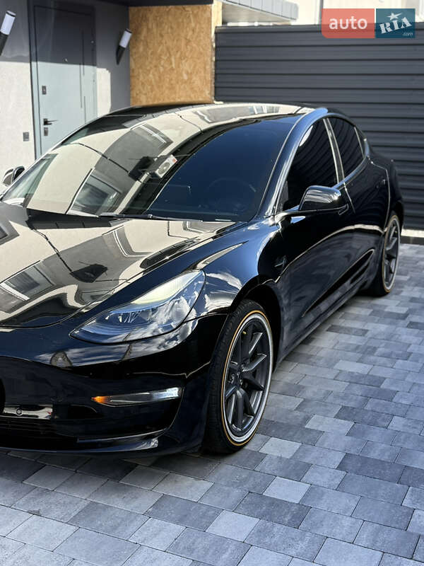 Седан Tesla Model 3 2022 в Вінниці
