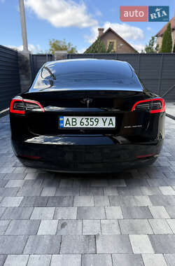 Седан Tesla Model 3 2022 в 