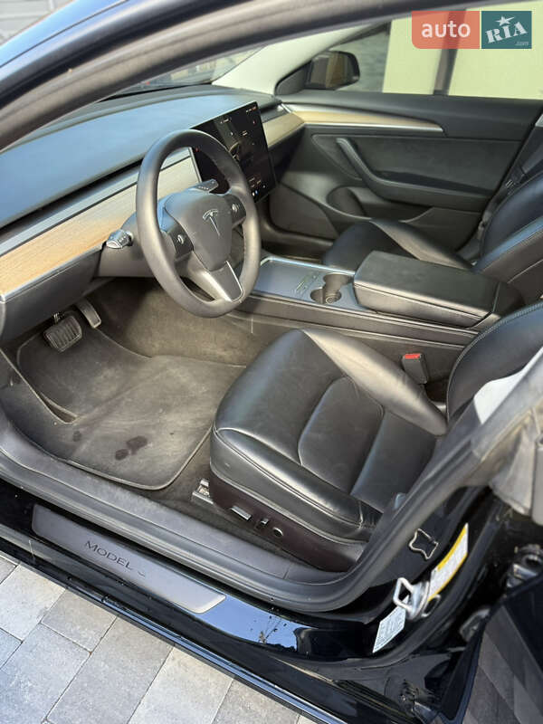 Седан Tesla Model 3 2022 в Вінниці