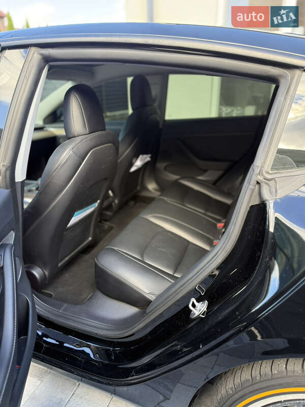 Седан Tesla Model 3 2022 в Вінниці