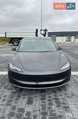 Седан Tesla Model 3 2024 в Львове